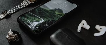 10 Accessori Smart per Nomadi Digitali: Viaggia Leggero